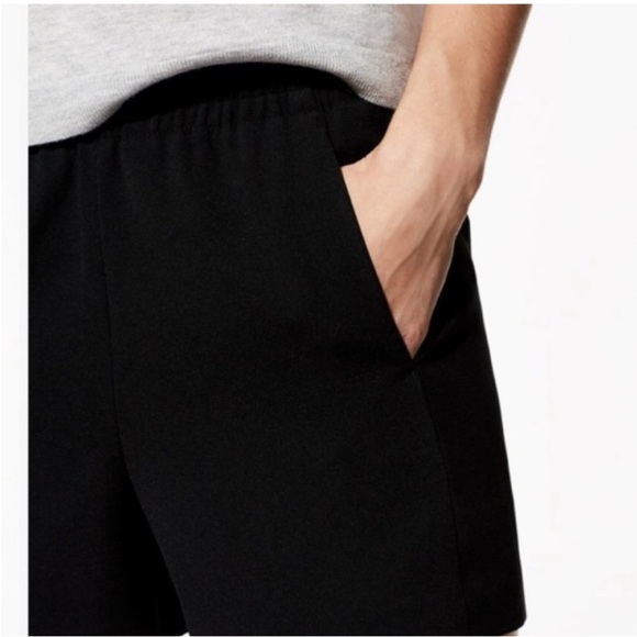 Aritzia Babaton Darren Black Crepe Shorts - Picture 2 of 7